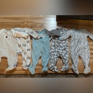 Baby Boy/Girl Footed Pajamas – Size 9 Months